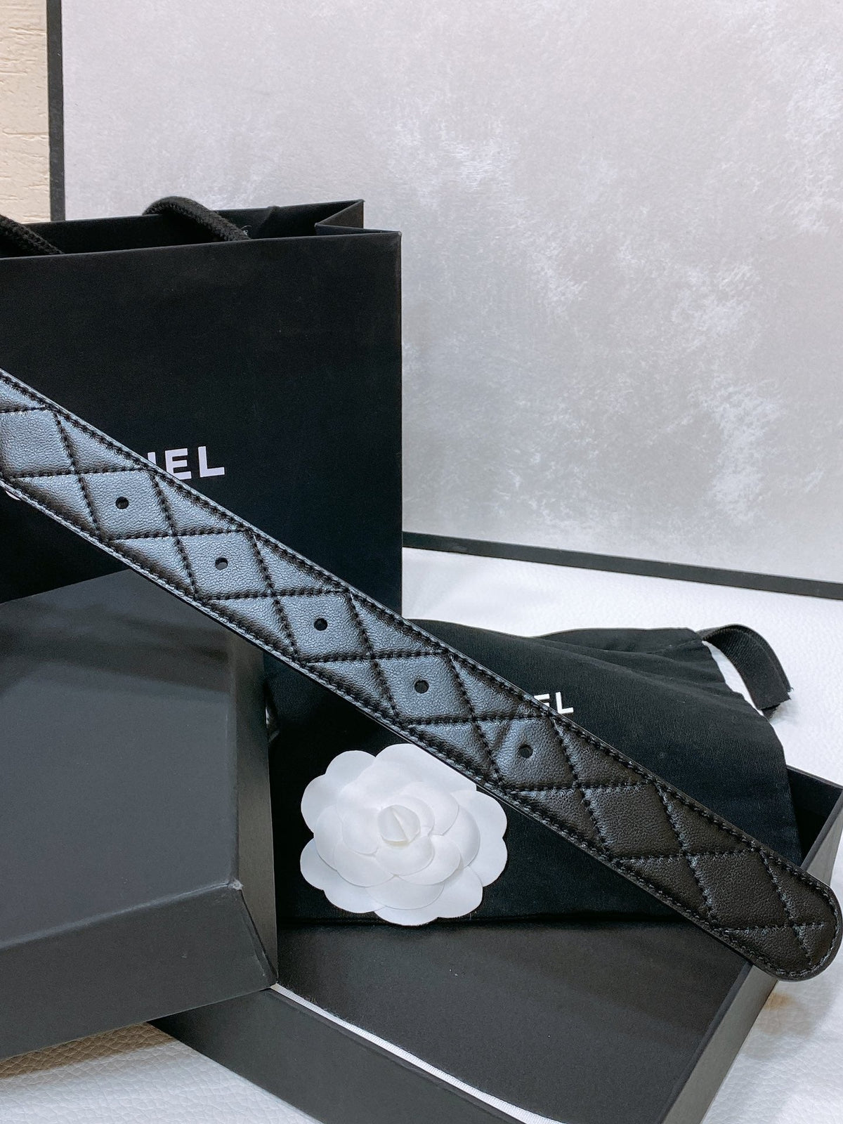 CHANEL 30MM BELT IN BLACK EMBROIDERED CALFSKIN WHITE MIX BLACK METAL HARDWARE